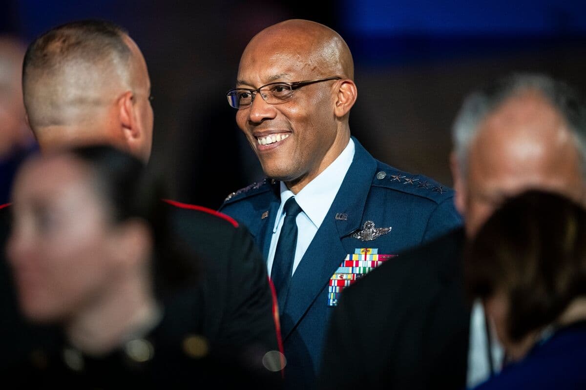 Ex-Top US Military Leader Joins Drone Firm Backed by Trump Sons