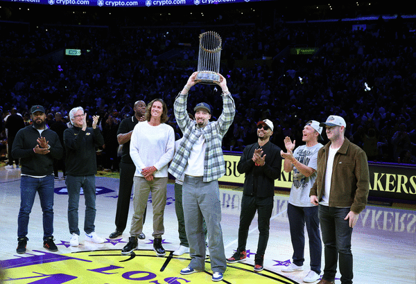 Mirjam Swanson: The Dodgers are chasing a three-peat. They can take some cues from the 2002 Lakers.