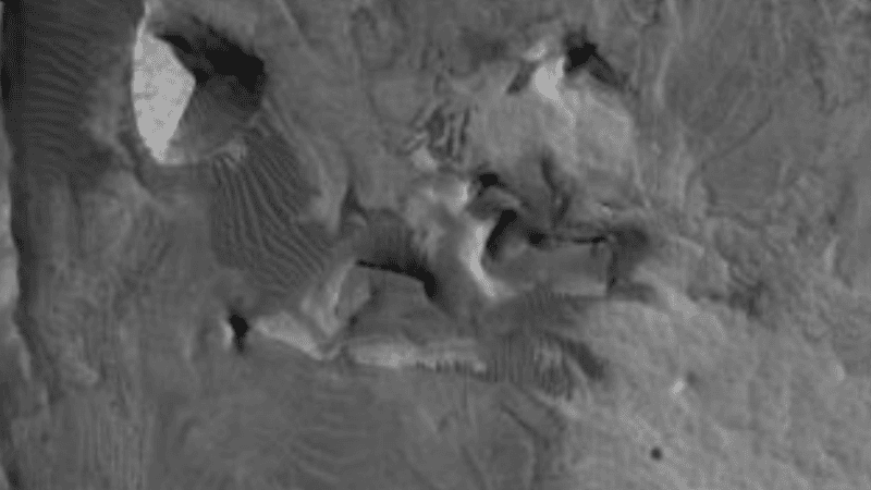 Pyramid similar to those in Egypt spotted on Mars