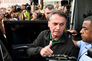 Out of intensive care, Bolsonaro awaits ruling on home detention