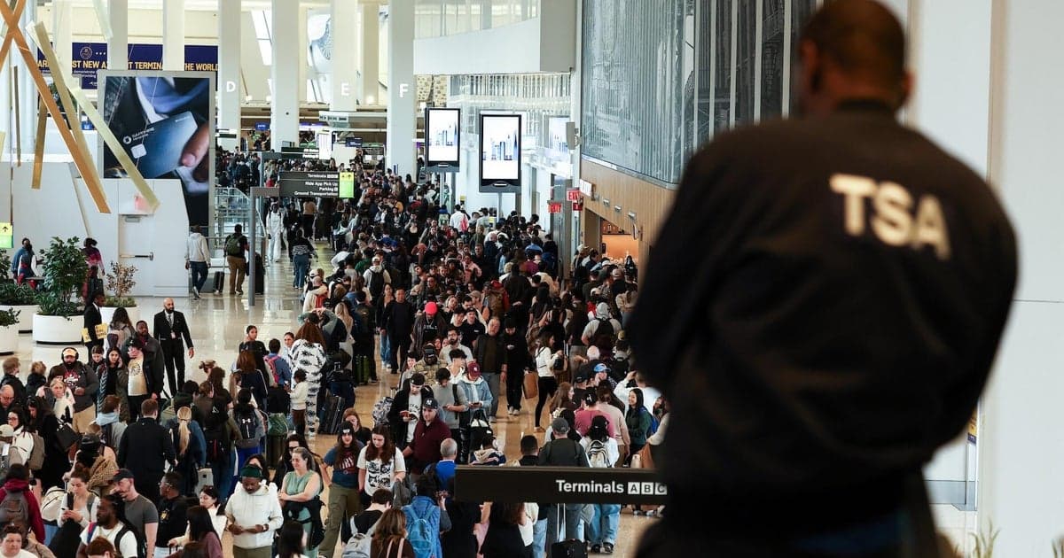 Video: Long lines at airports across the country amid DHS shutdown