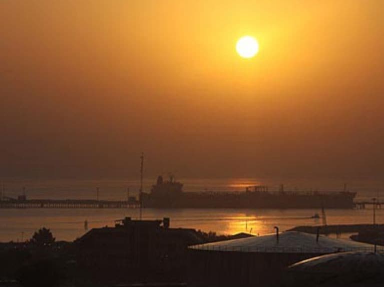 Iran Fortifies Oil Lifeline on Kharg Island Ahead of Potential U.S. Move