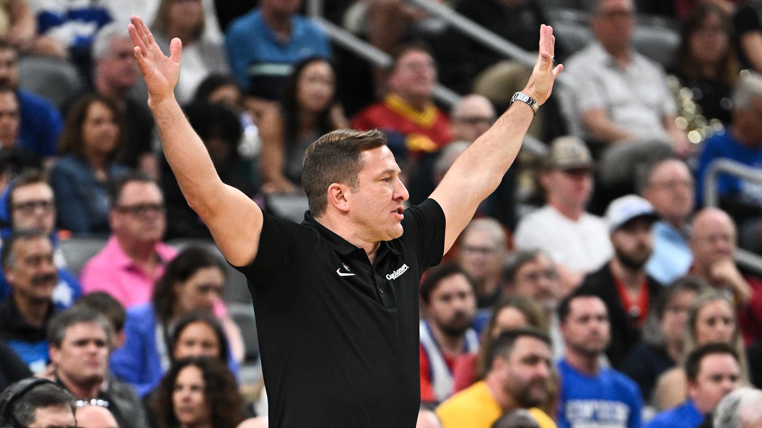 Mar 22, 2026; St. Louis, MO, USA; Iowa State Cyclones head coach T.J. Otzelberger calls a play during the first half against the Kentucky Wildcats during a second round game of the men's 2026 NCAA Tournament at Enterprise Center.