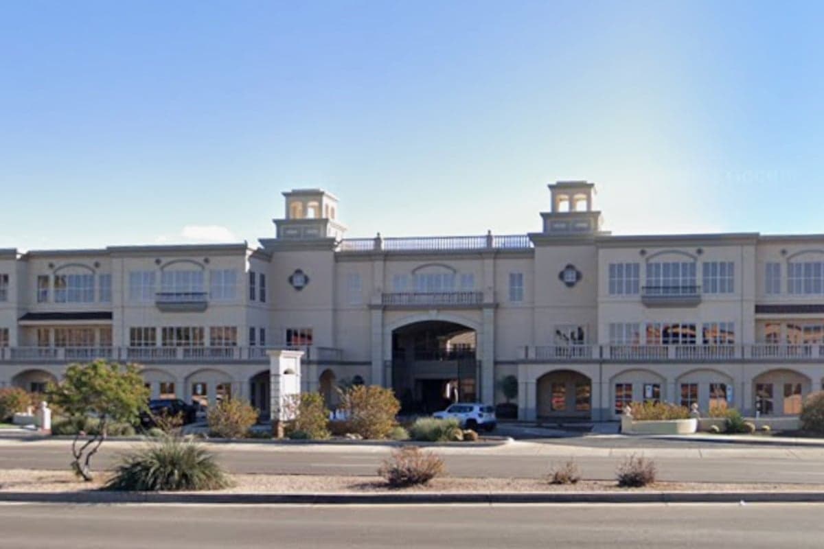 North Scottsdale Mega Flip: 350 Luxury Condos Muscle In On One Scottsdale Offices