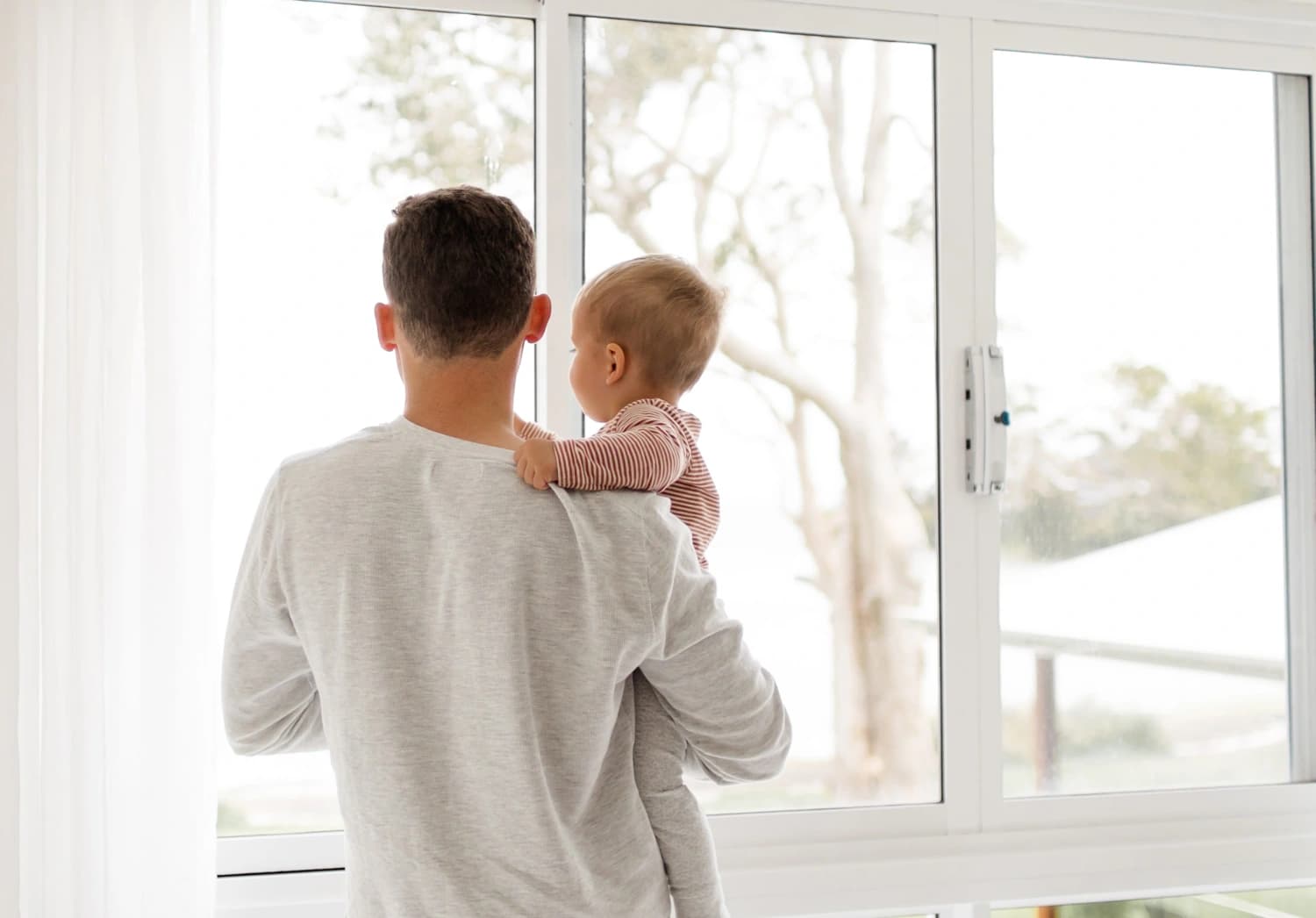 Fathers’ mental health deteriorates long after the birth of their child