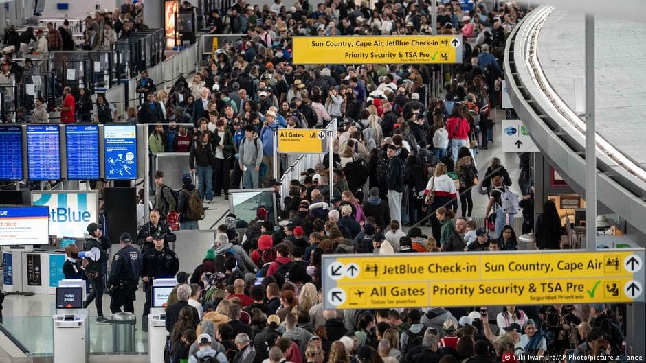 US: Trump orders ICE agents to airports amid budget standoff