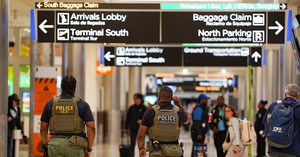 ICE Agents at Some Airports Begin Checking IDs in Security Lines