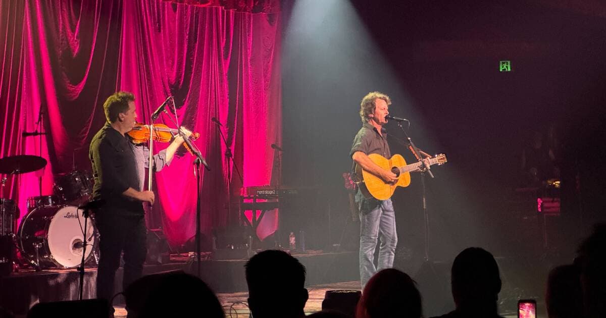 'Like being back at the pub': a celebration of Bernard Fanning's timeless first solo album